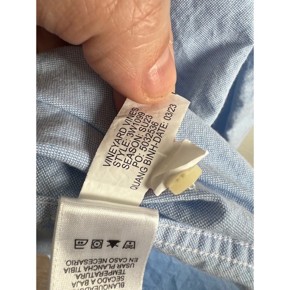 Vineyard Vines Boys Light Blue Button Up 
Shirt Size 16 Long Sleeve Basic - Picture 4 of 9